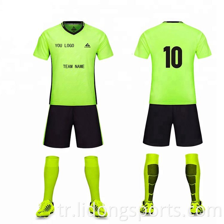 Toptan özel yuvarlak boyun basit futbol forması seti gençlik futbol üniformaları